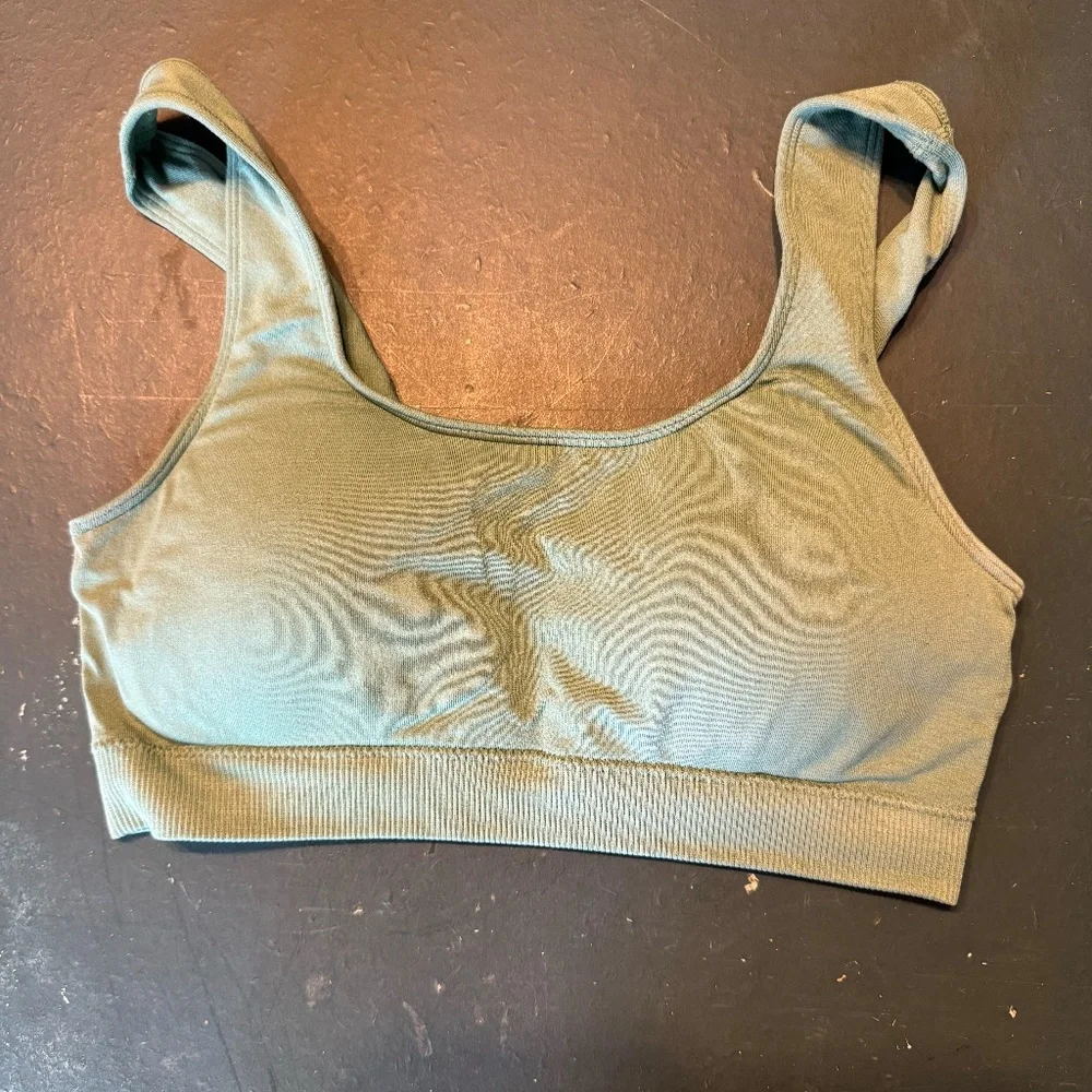 Women's Sports Bras - Picture 4 of 10